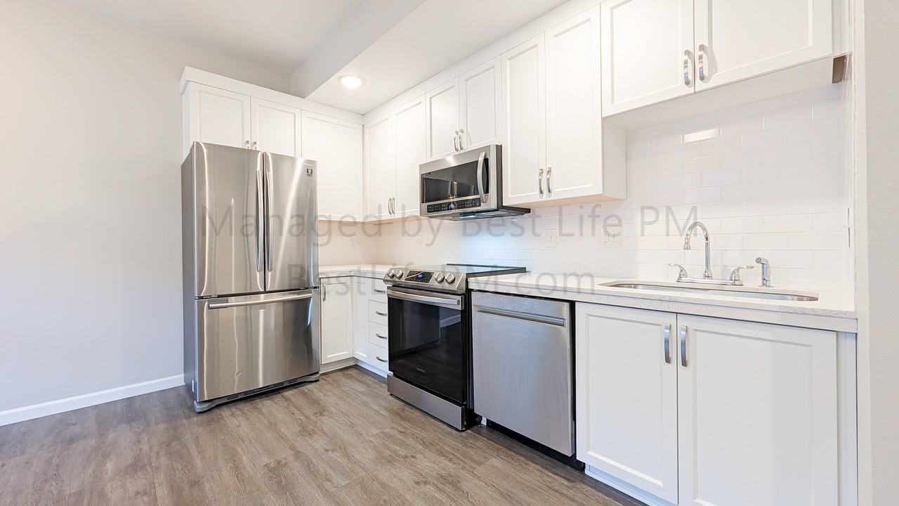 7122 North Greenwich AvenueUnit 5 #5 - Photo 7 of 17