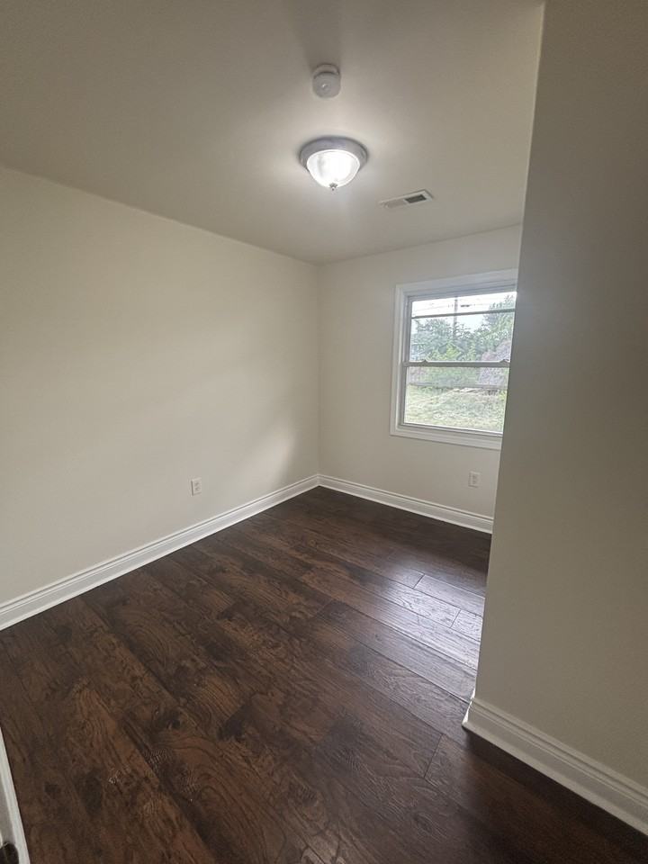 2059 Roosevelt Pl #1 - Photo 2 of 8