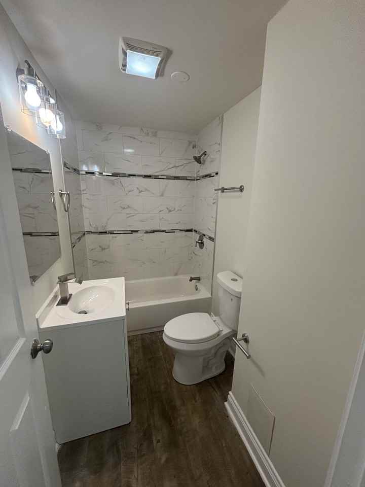 2059 Roosevelt Pl #1 - Photo 3 of 8