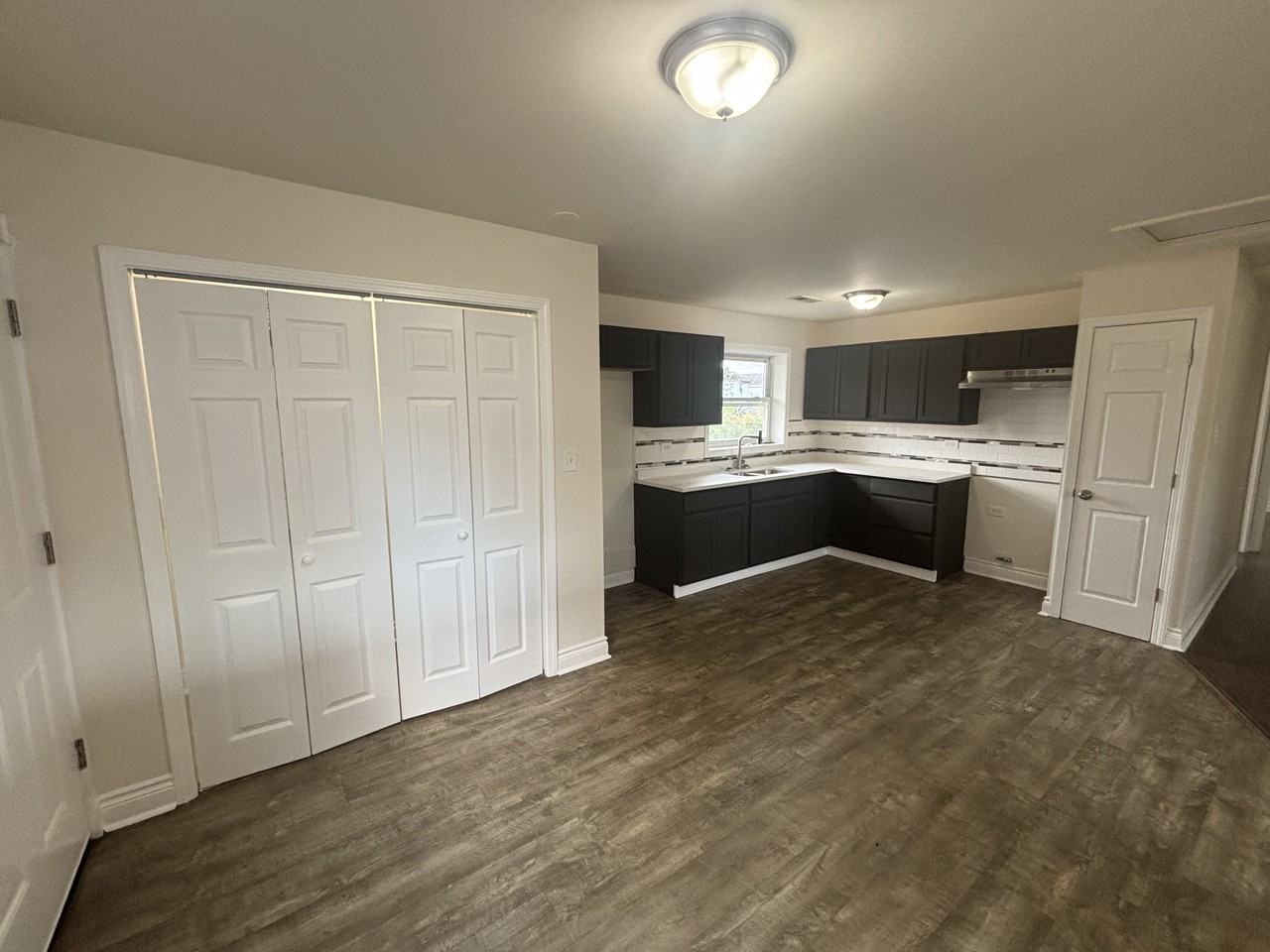 2059 Roosevelt Pl #1 - Photo 5 of 8