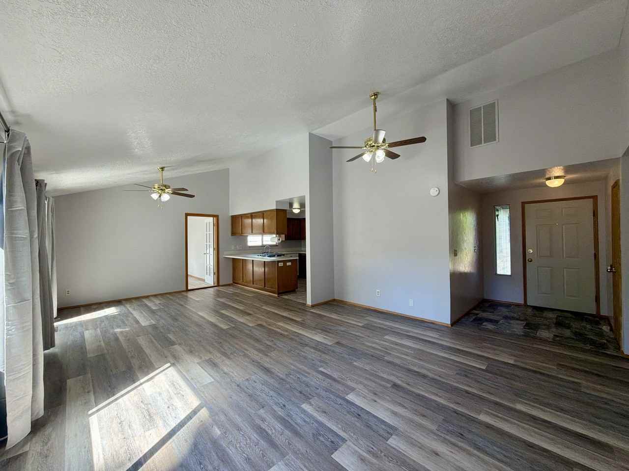 230 Kimeron St Se #1 - Photo 3 of 26