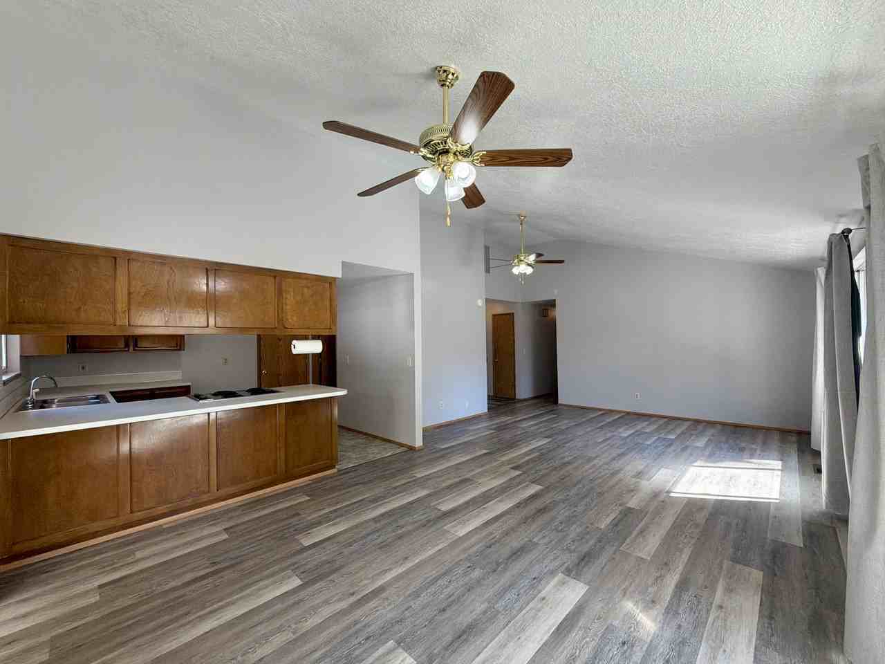 230 Kimeron St Se #1 - Photo 4 of 26