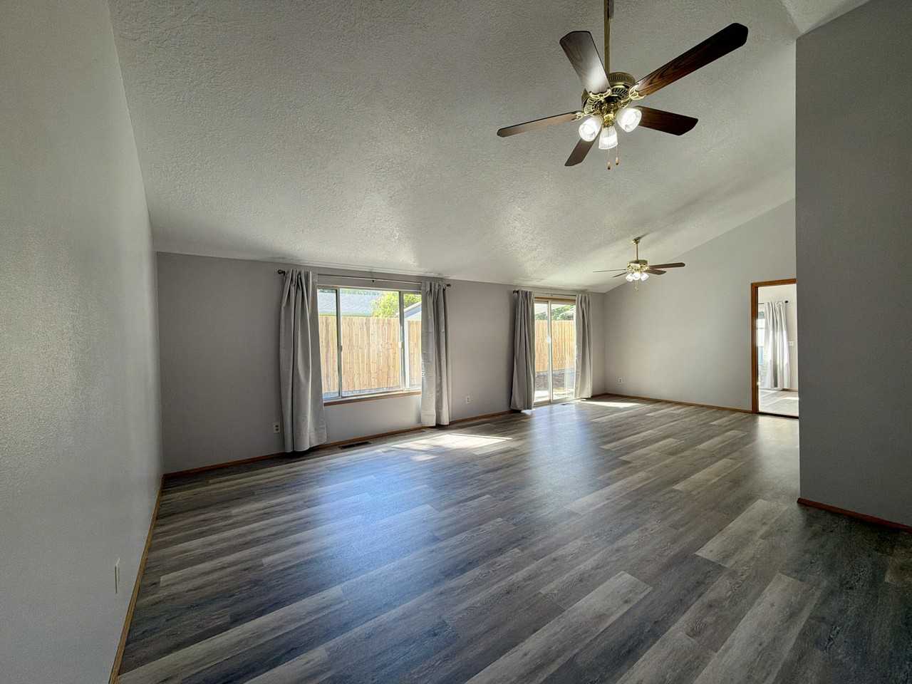 230 Kimeron St Se #1 - Photo 5 of 26