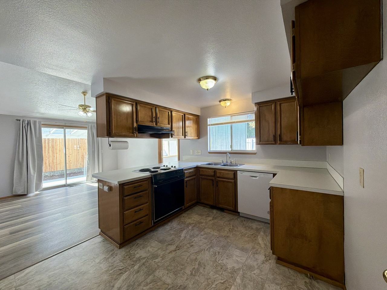 230 Kimeron St Se #1 - Photo 7 of 26