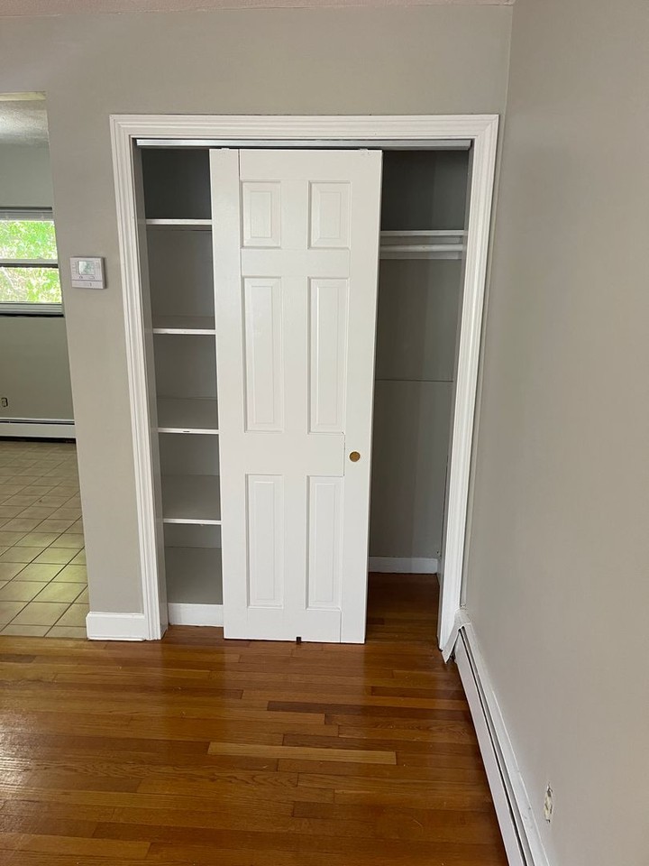 250 Grove St - Photo 5 of 12