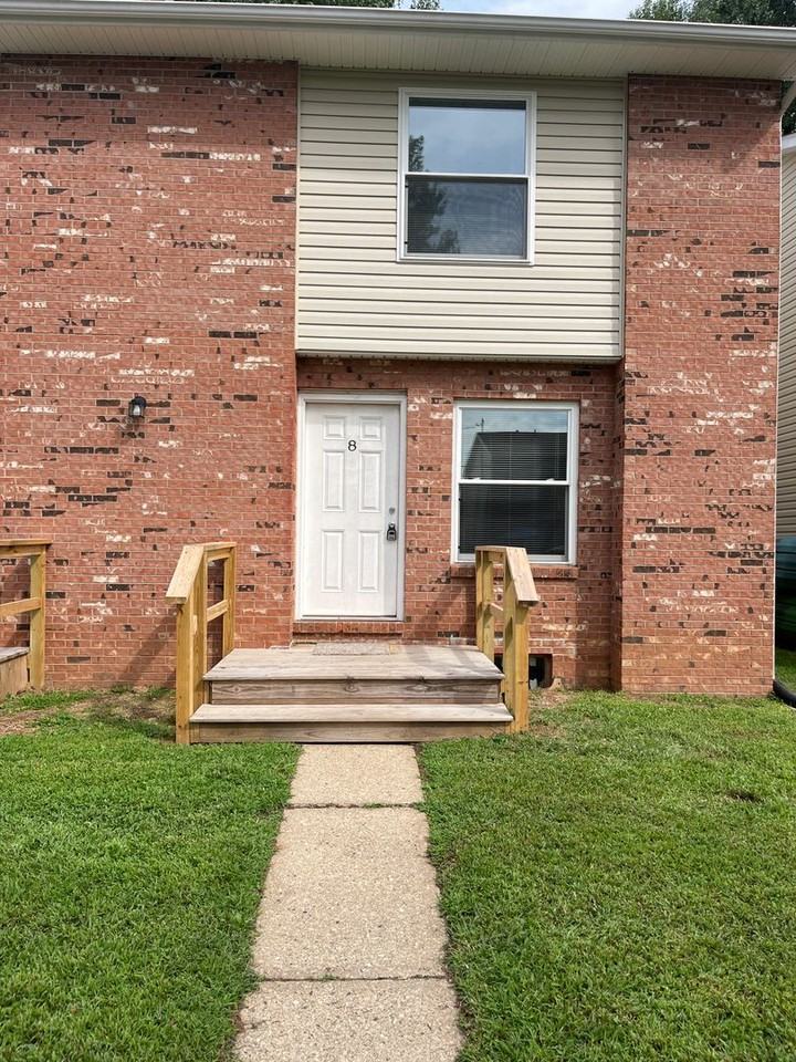 Evergreen Apartments & Townhouses in Belpre, OH - Photo 6 of 38