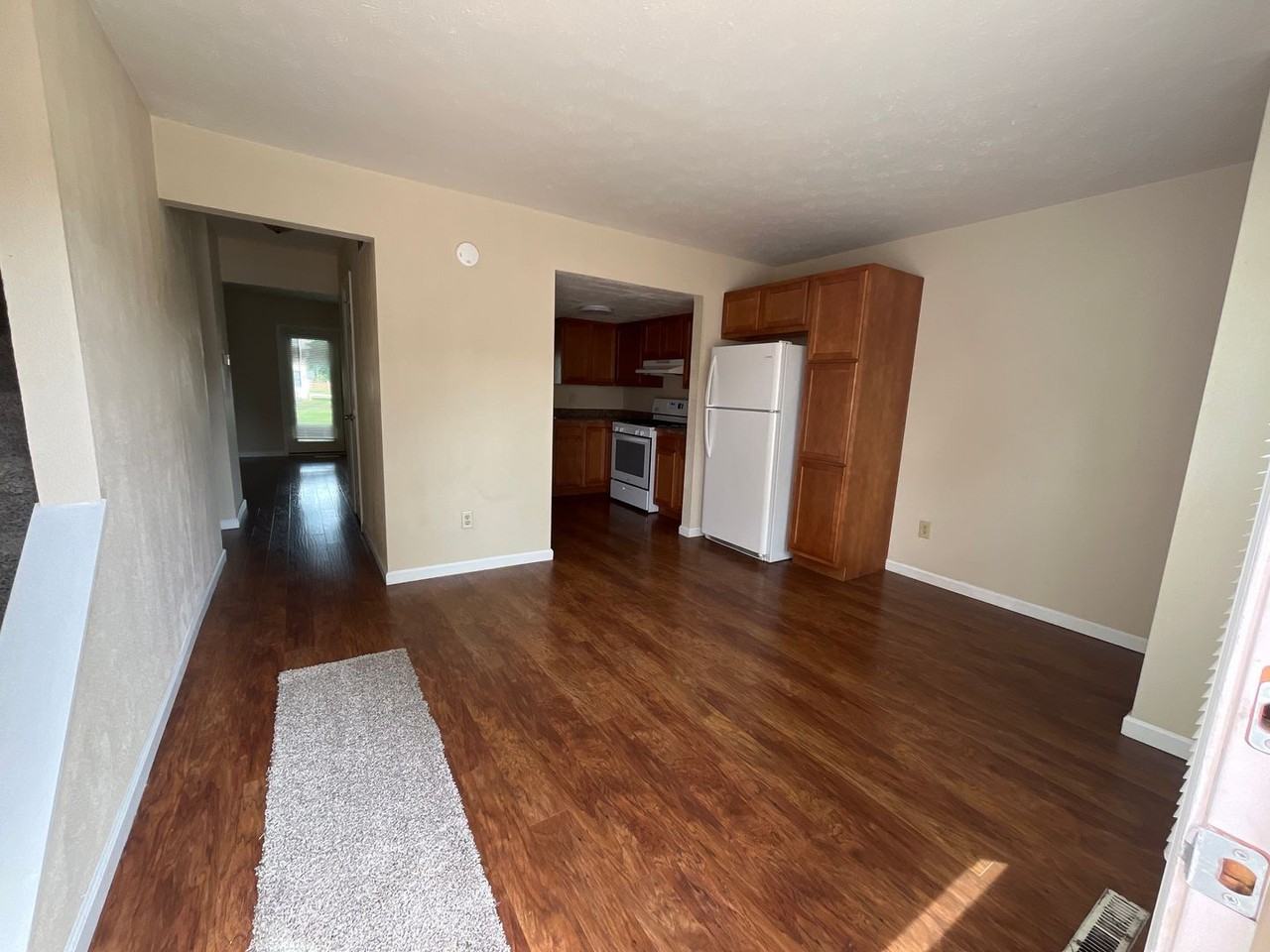 Evergreen Apartments & Townhouses in Belpre, OH - Photo 7 of 38