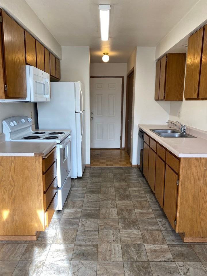 615 W Hayden Ave - Photo 7 of 22
