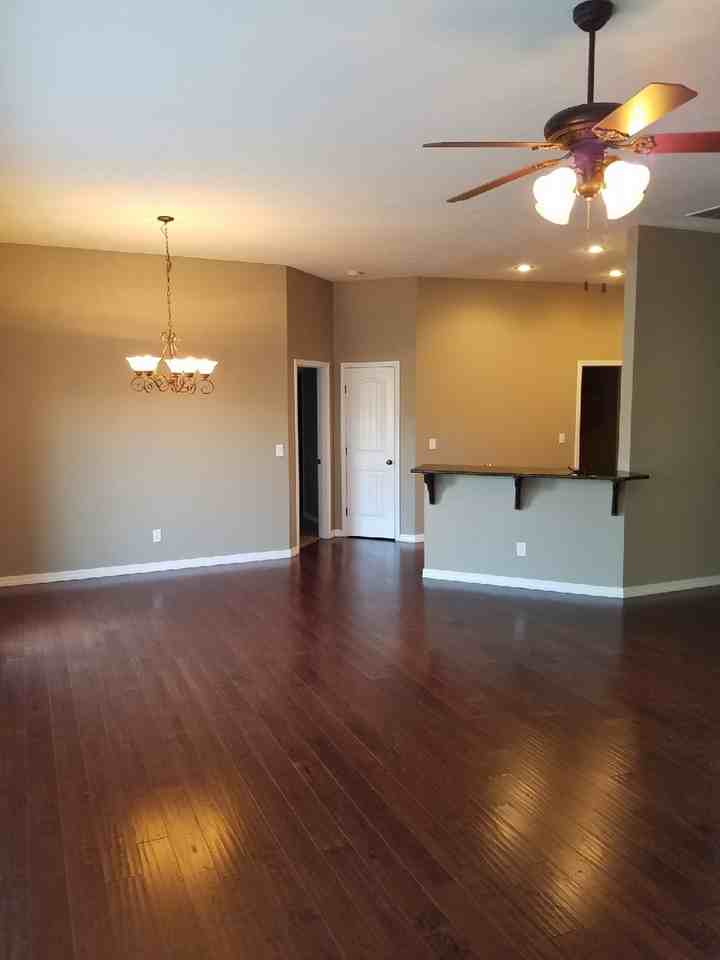 387 W Madrid St - Photo 2 of 5