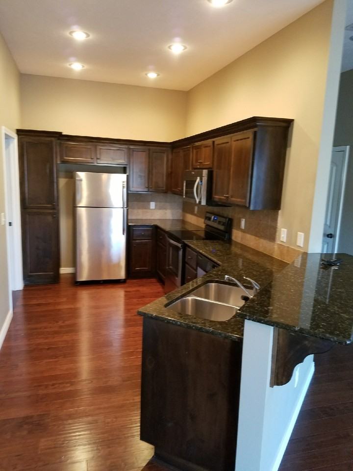 387 W Madrid St - Photo 4 of 5