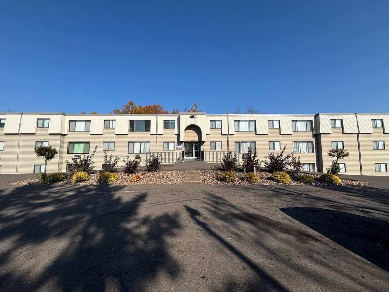2501 Leonard St - Photo 4 of 6