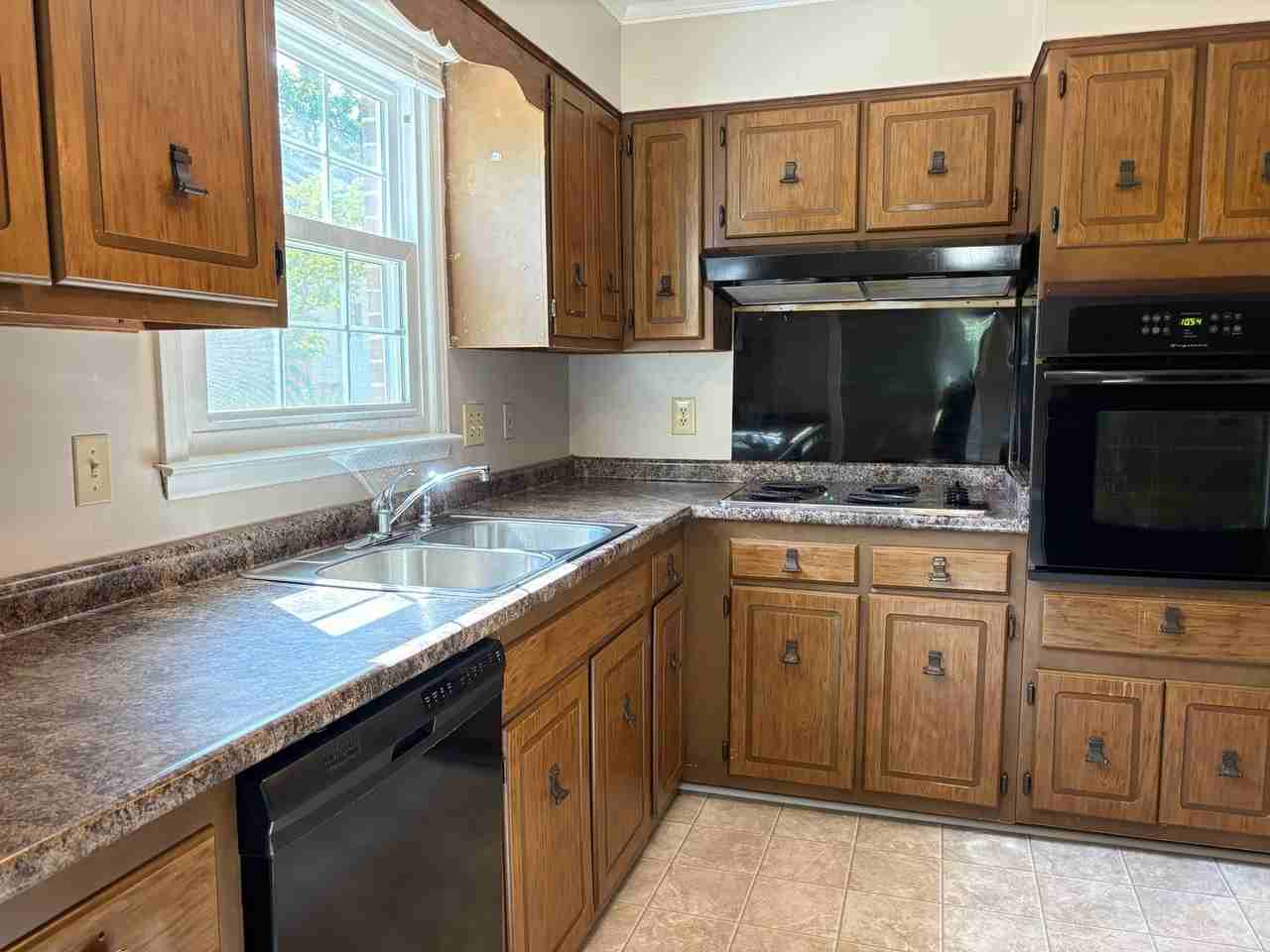 304 Leland Dr - Photo 5 of 21