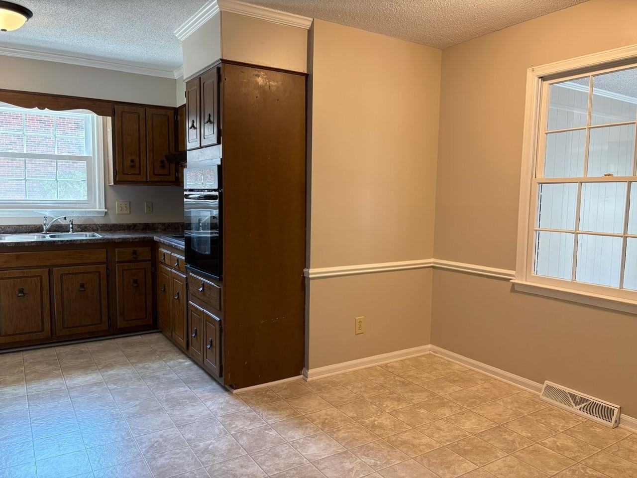 304 Leland Dr - Photo 7 of 21