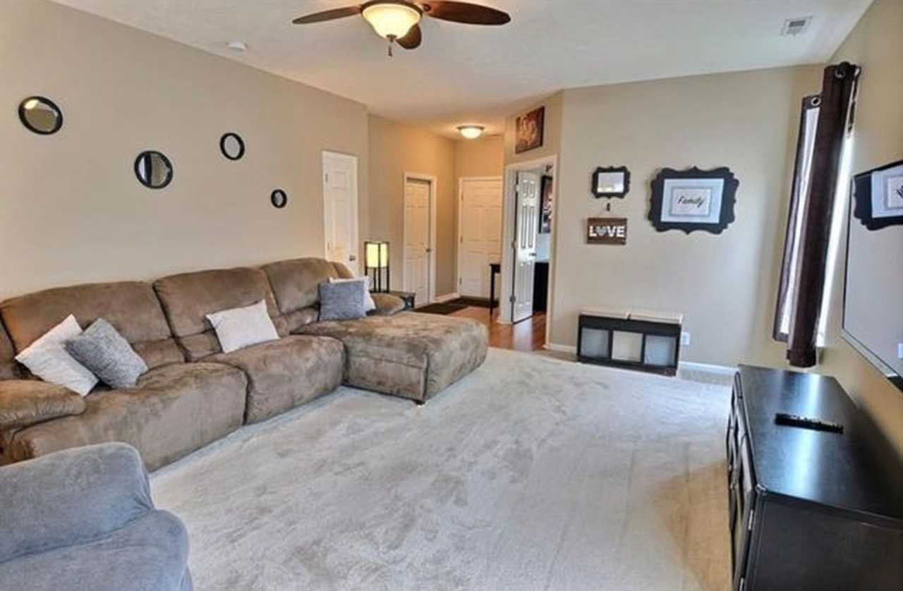 2714 Bond Dr - Photo 3 of 17