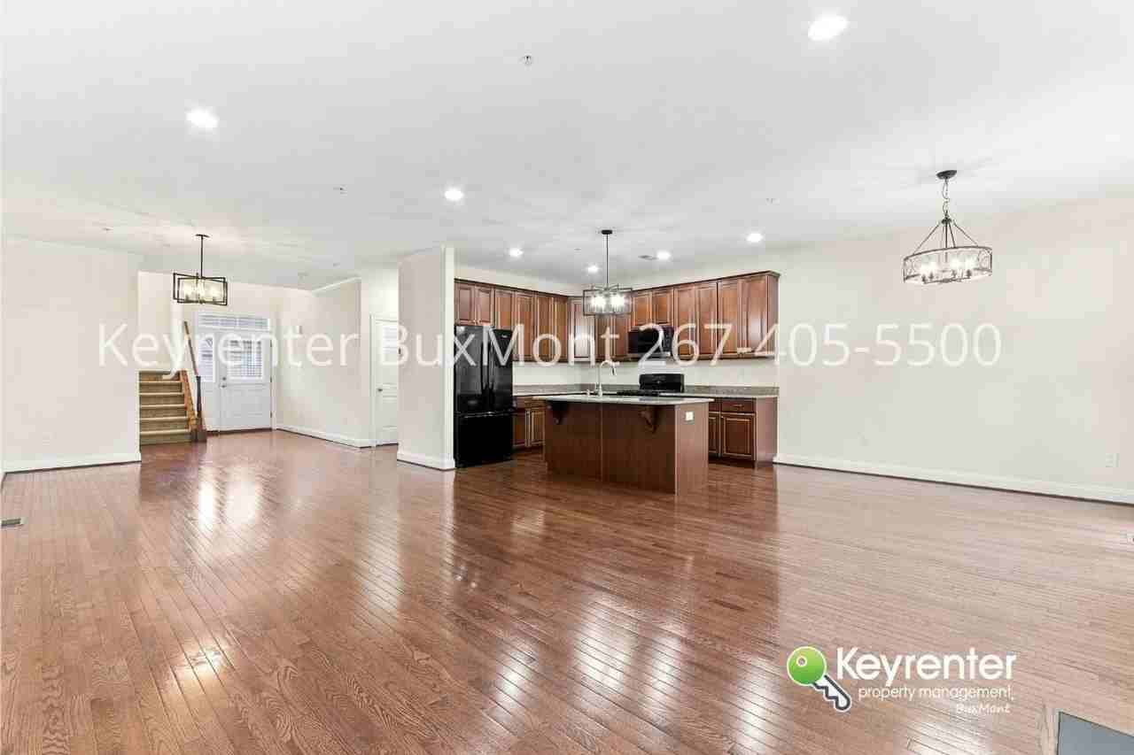 3216 Whisper Ln - Photo 3 of 18
