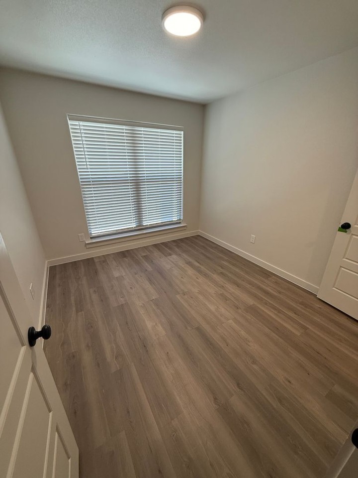 5532 Auburn St - Photo 3 of 17