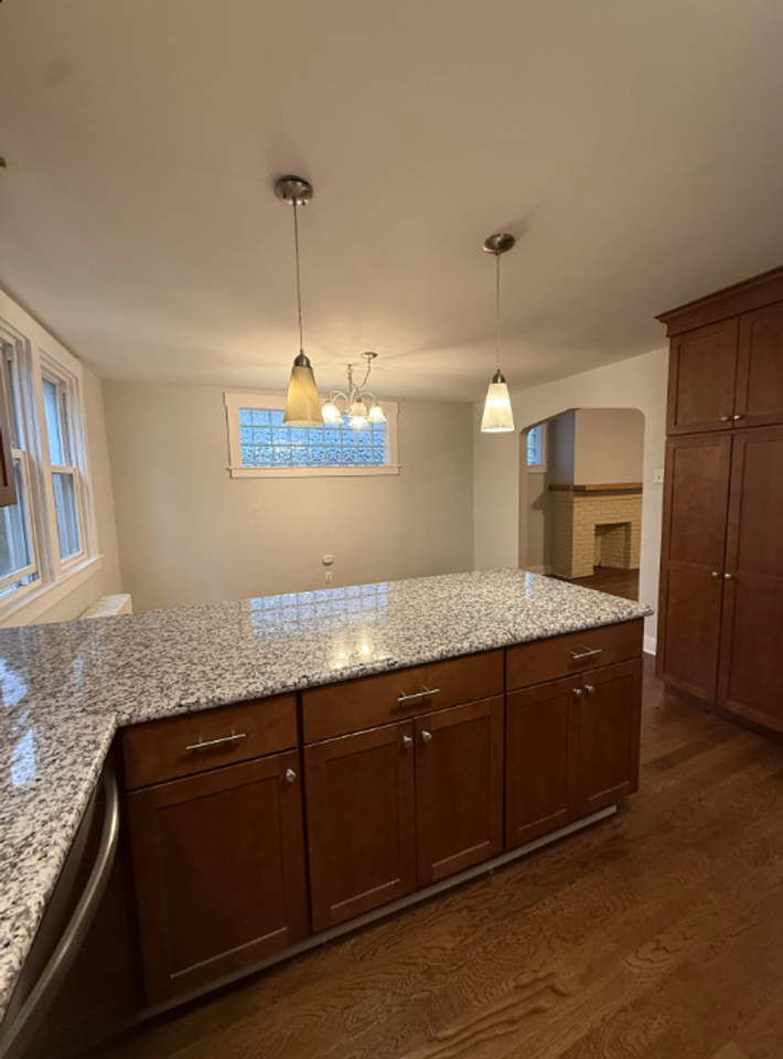 957 Flemington St - Photo 5 of 19