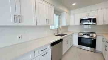 featured image of 621 Manhattan Beach Blvd