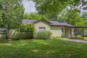 featured image of 214 S Hillsdale Ct