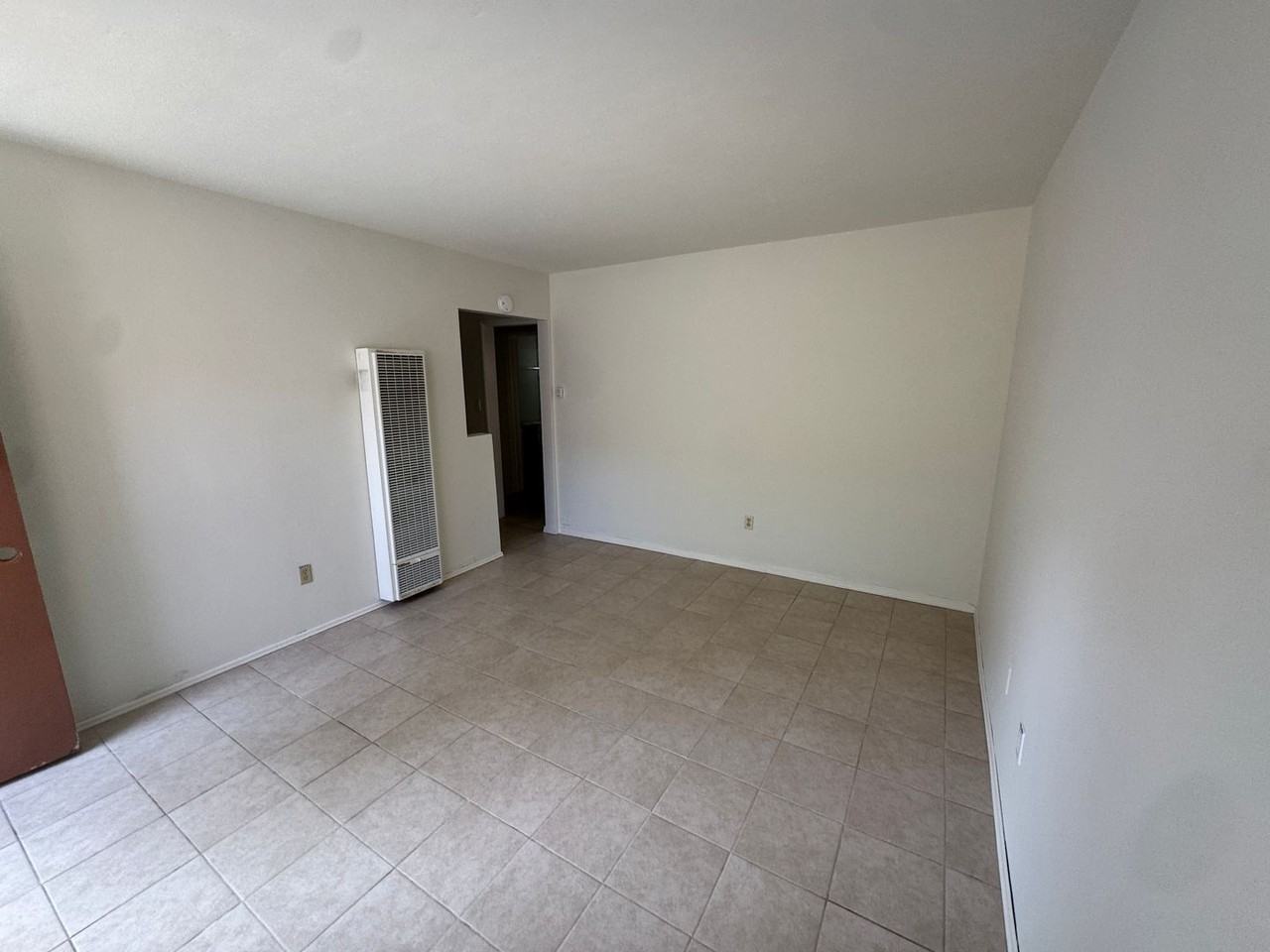 3048 Juniper St - Photo 2 of 7
