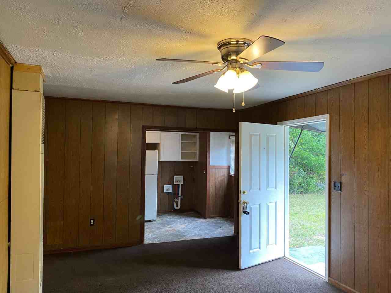 7007 Sprott St - Photo 3 of 15