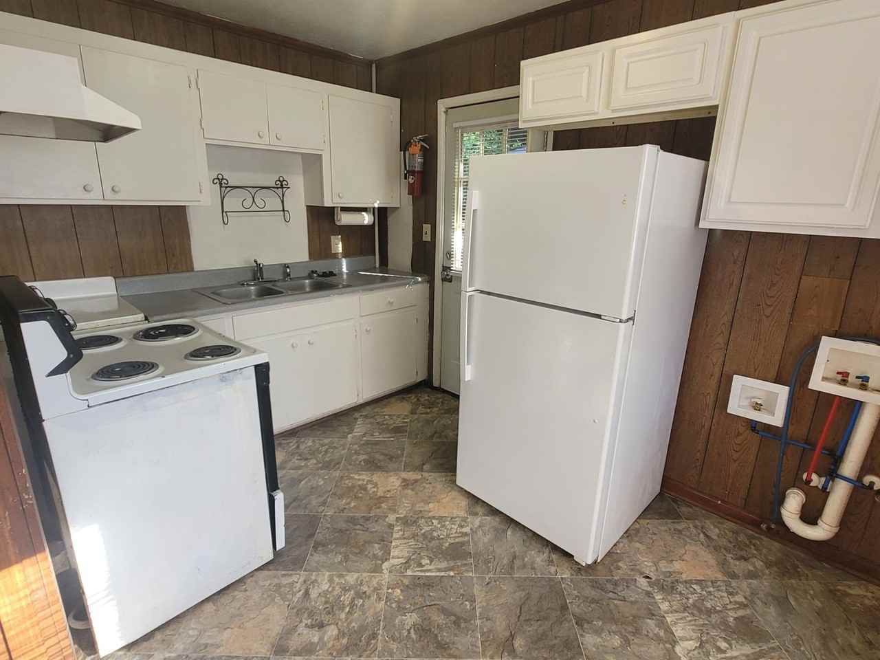 7007 Sprott St - Photo 4 of 15