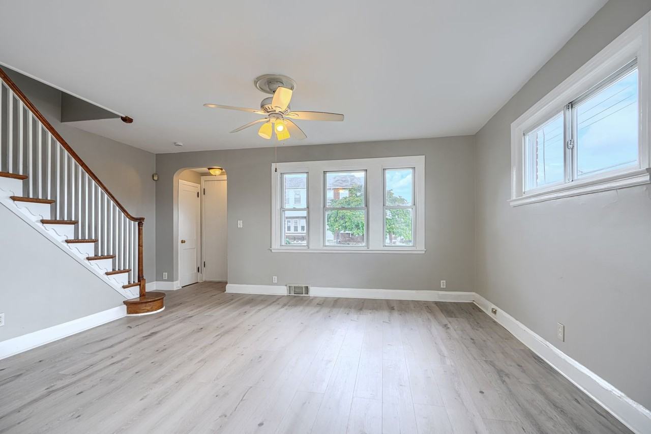 4131 Mary Ave - Photo 3 of 31