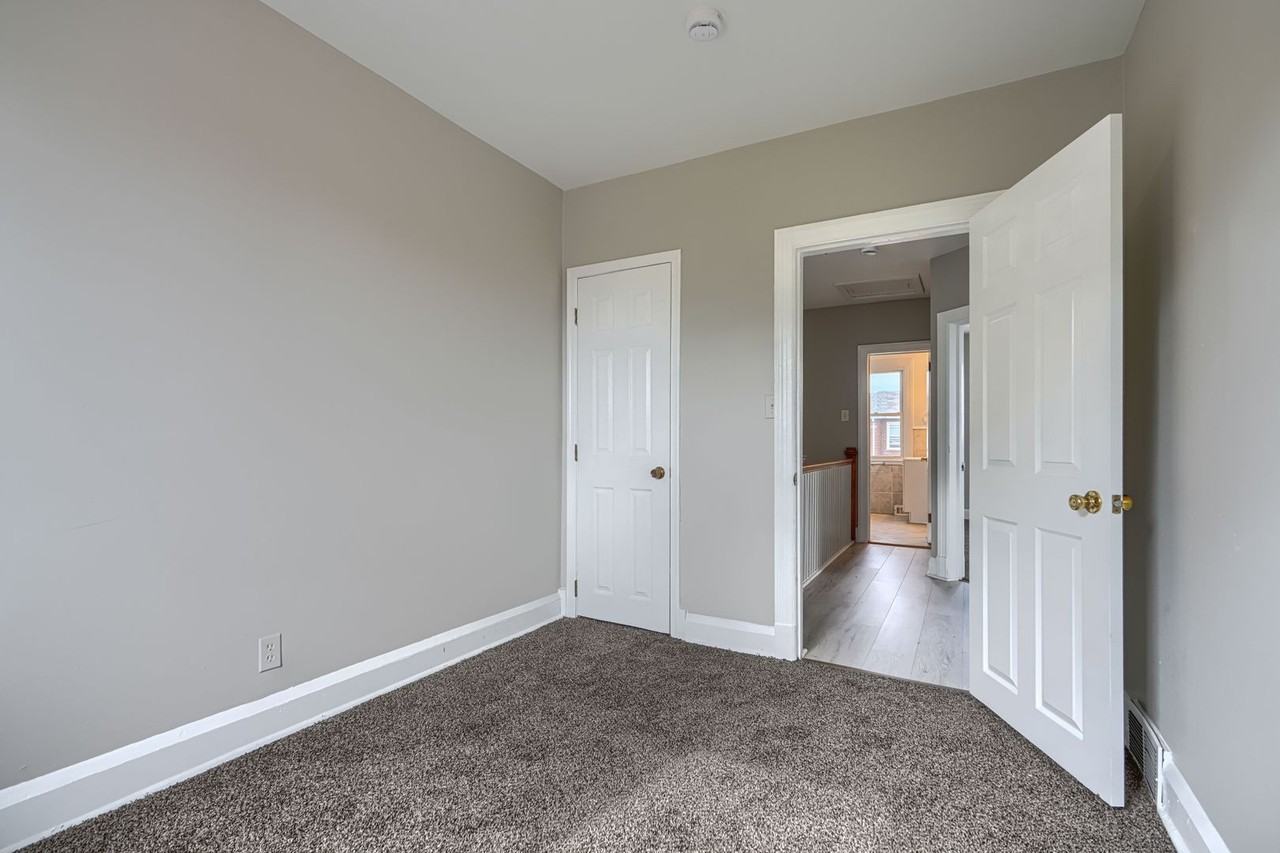 4131 Mary Ave - Photo 5 of 31