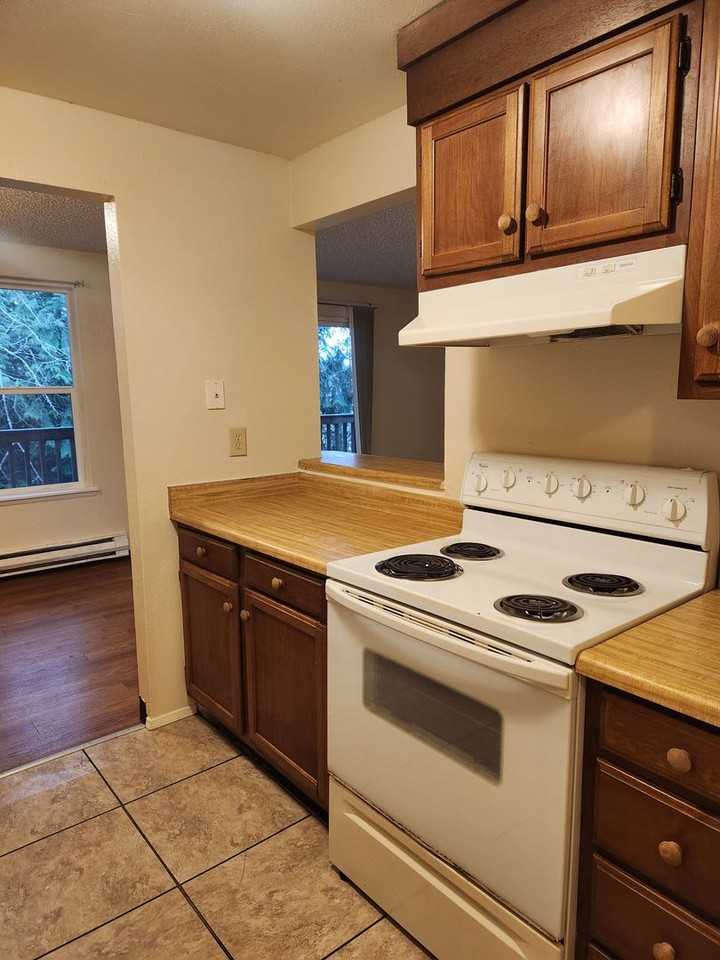 1936 Lincoln Ave Se #202 - Photo 3 of 15