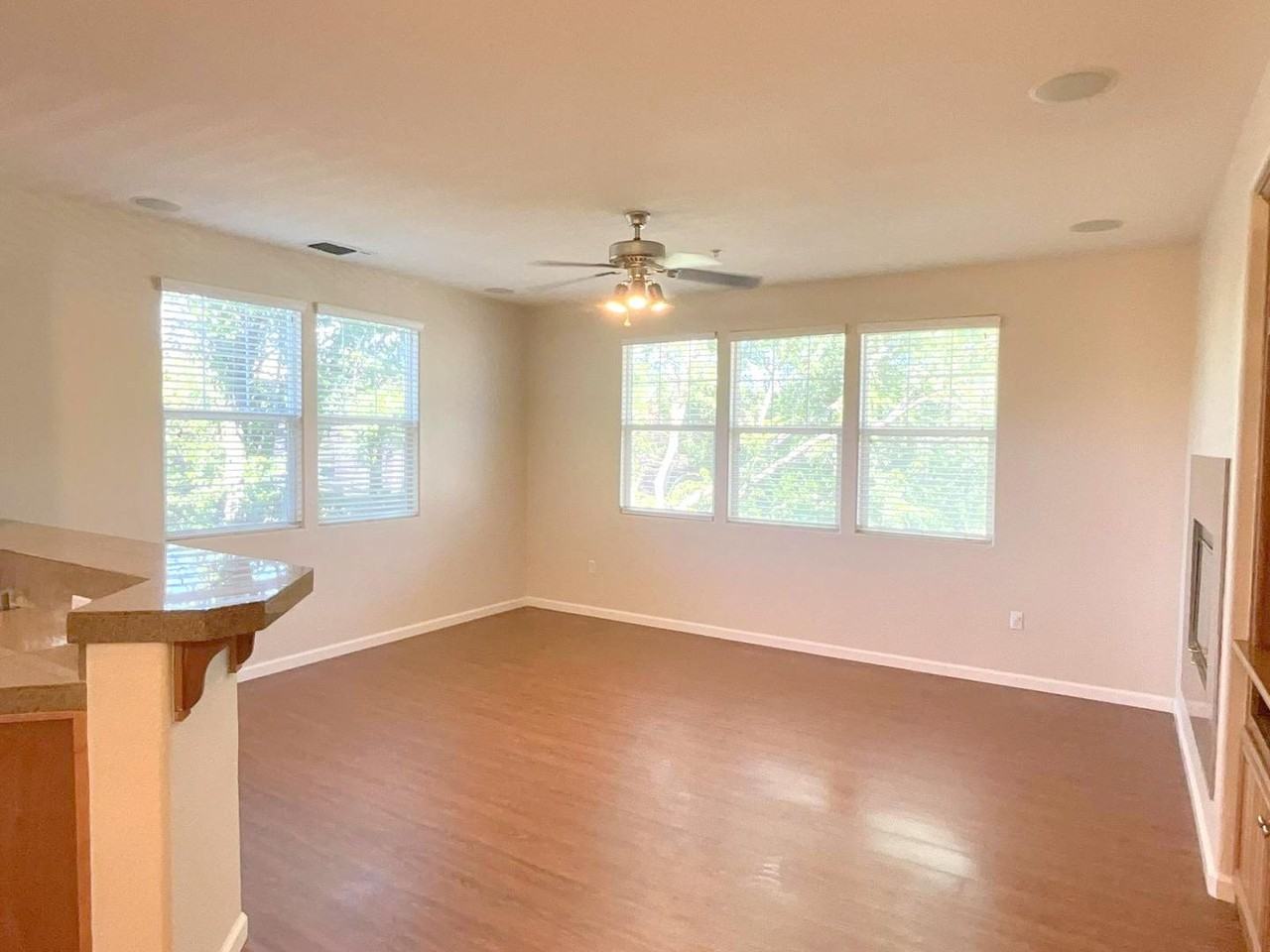 915 Joree Ln - Photo 4 of 31