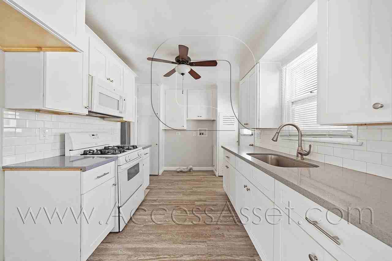 2840 N F St - Photo 3 of 24