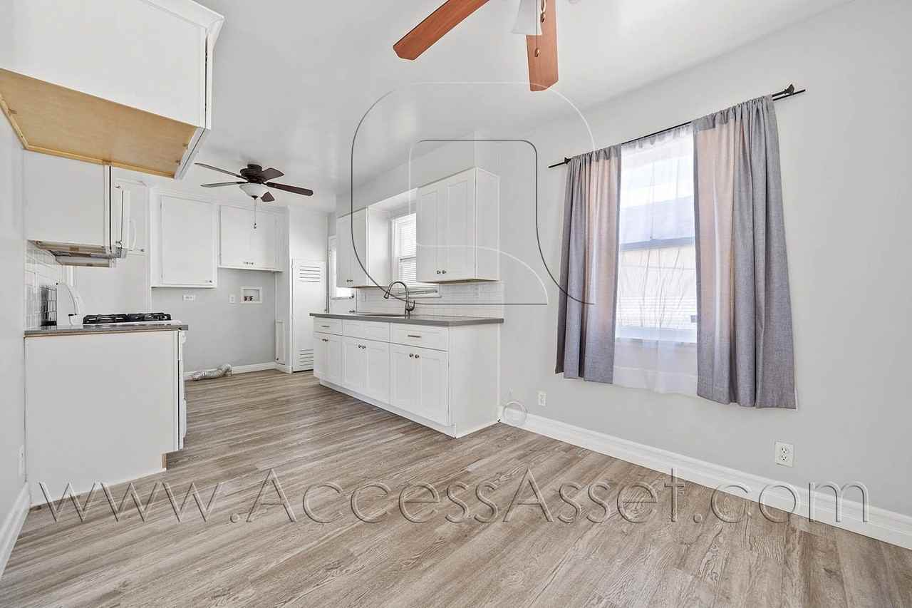 2840 N F St - Photo 5 of 24