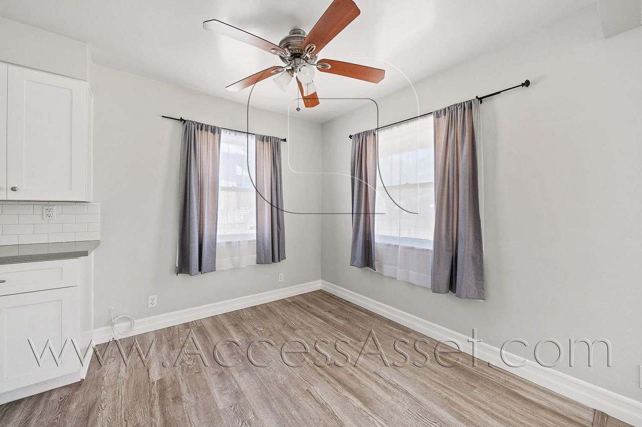 2840 N F St - Photo 6 of 24