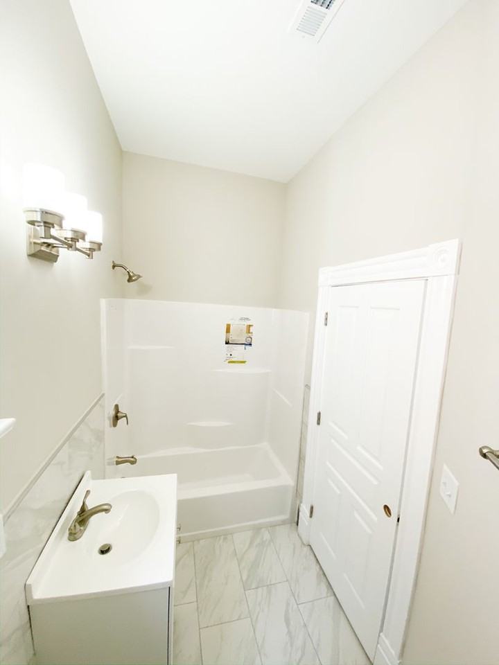 3534 Nebraska Ave - Photo 3 of 5