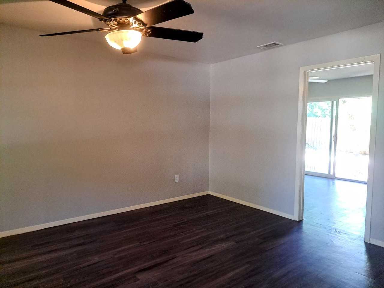 56041 Glenwick Ln - Photo 2 of 23