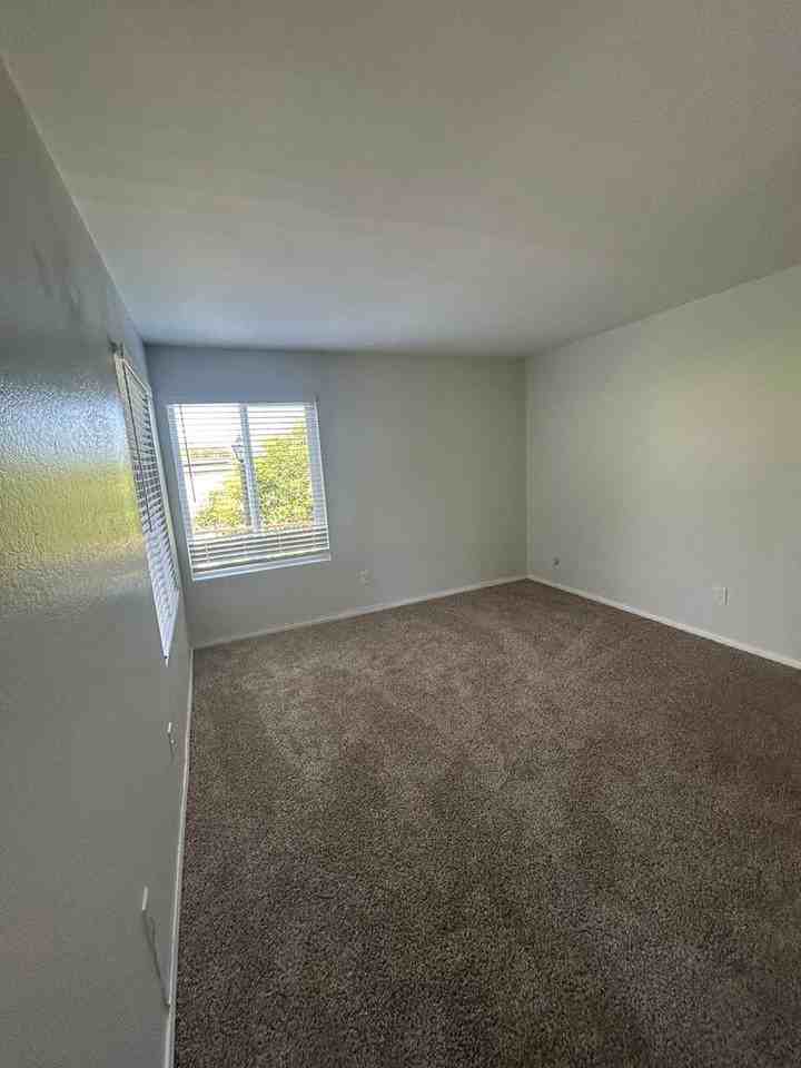 8026 Linda Vista Rd - Photo 2 of 13