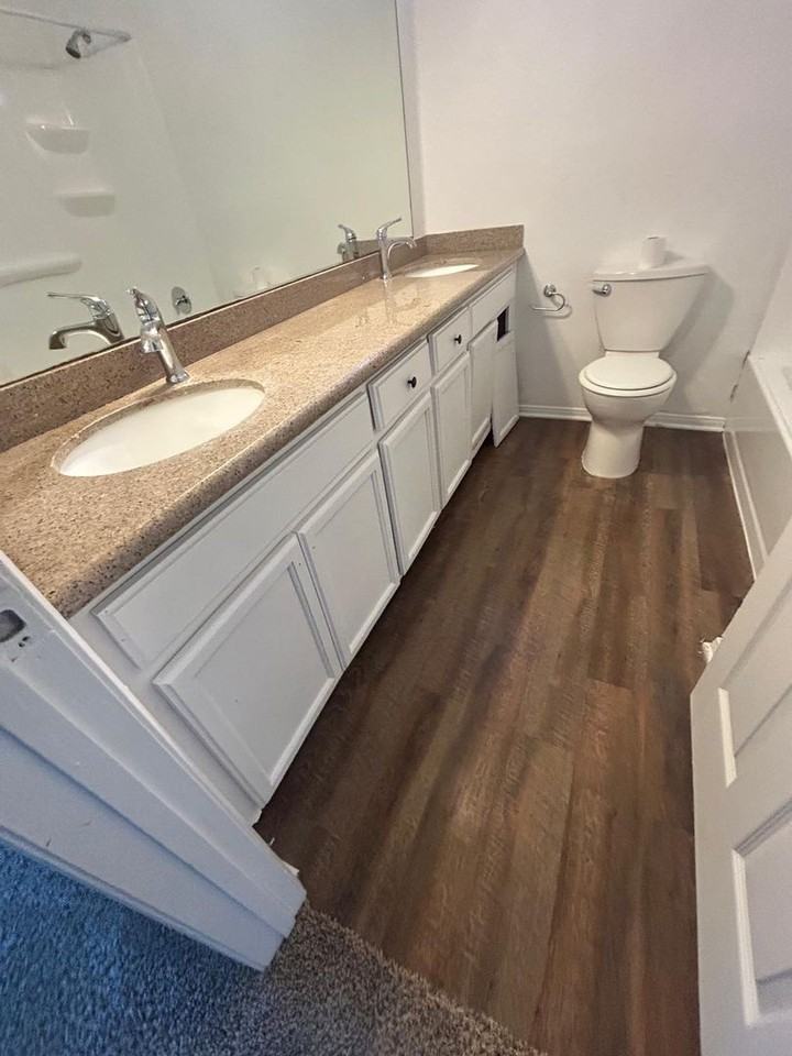 8026 Linda Vista Rd - Photo 4 of 13