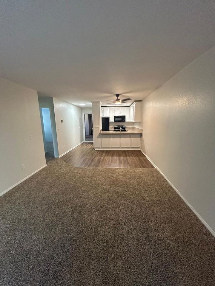 8026 Linda Vista Rd - Photo 6 of 13