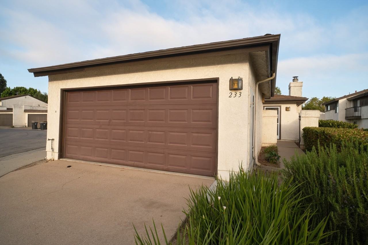 233 Marquis Pl - Photo 2 of 19