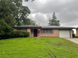 featured image of 2601 Thayer St