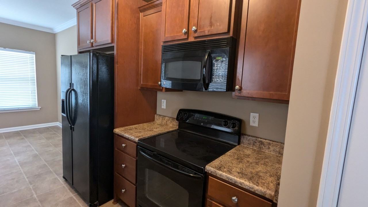 6514 Southern Trace Dr - Photo 2 of 12