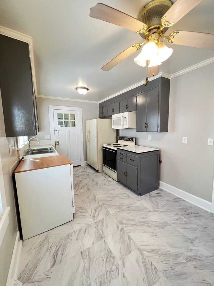 415 Virginia Ave - Photo 5 of 15