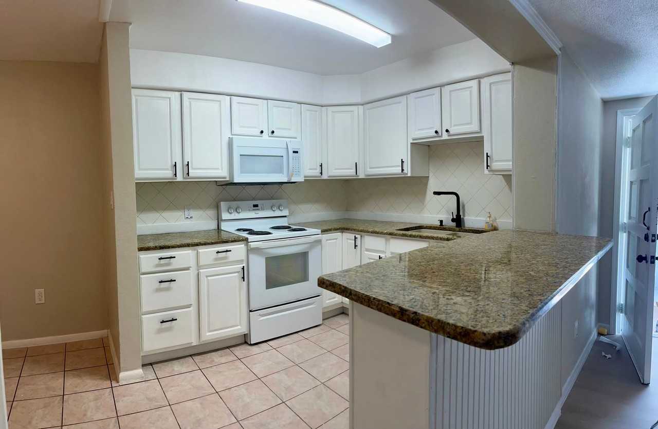 1111 Romano Ave - Photo 3 of 8
