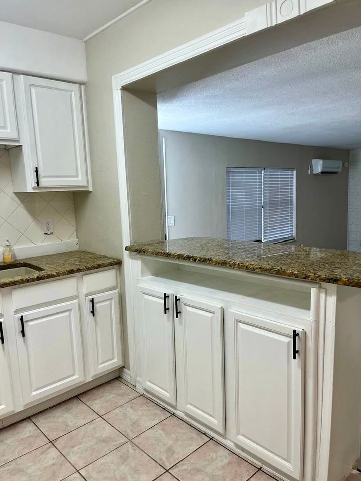 1111 Romano Ave - Photo 5 of 8