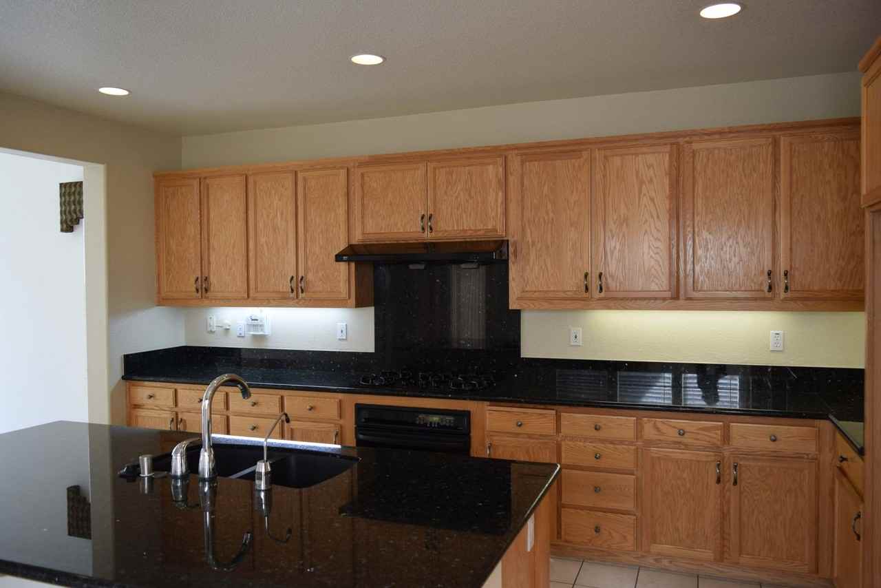 2566 Greystone Dr - Photo 7 of 20