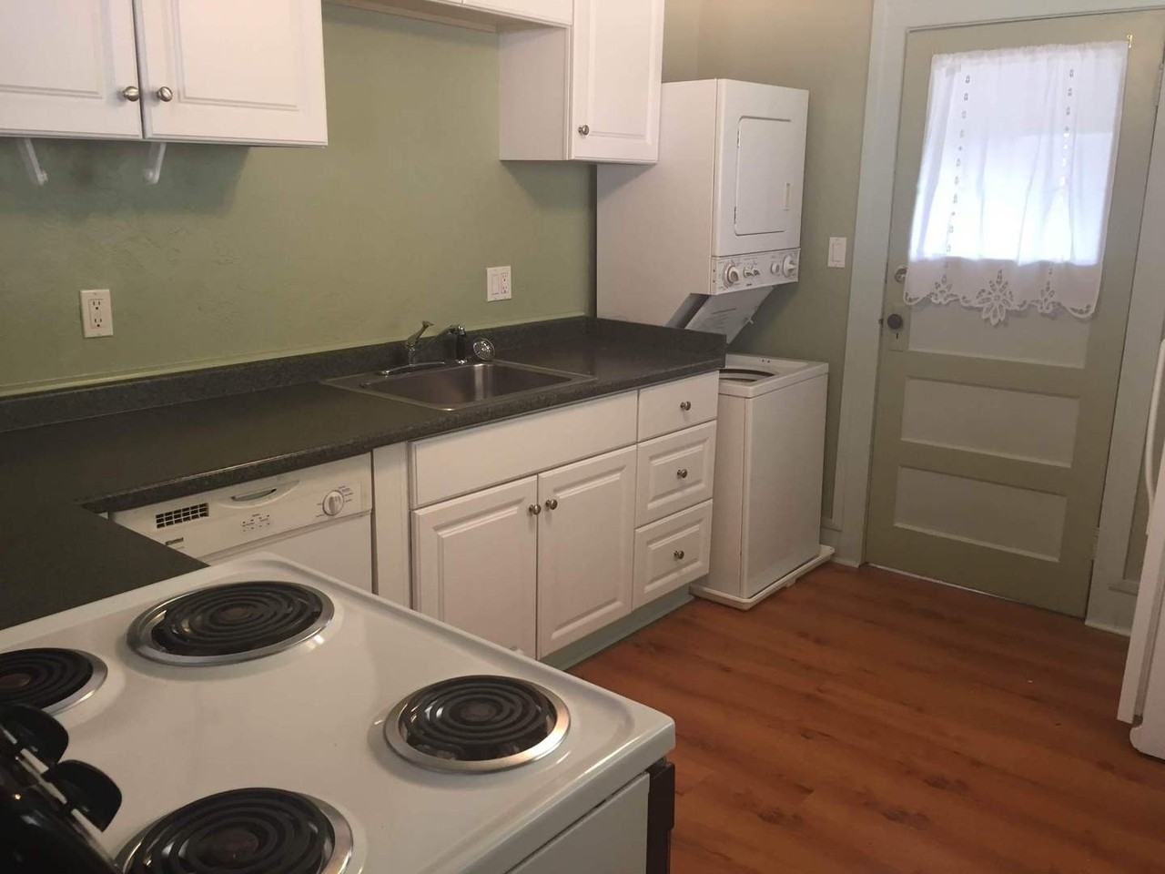 208 C St - Photo 7 of 7