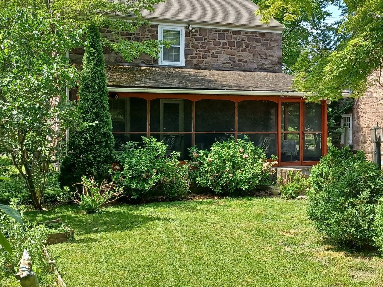 176 N Main St - Photo 3 of 13