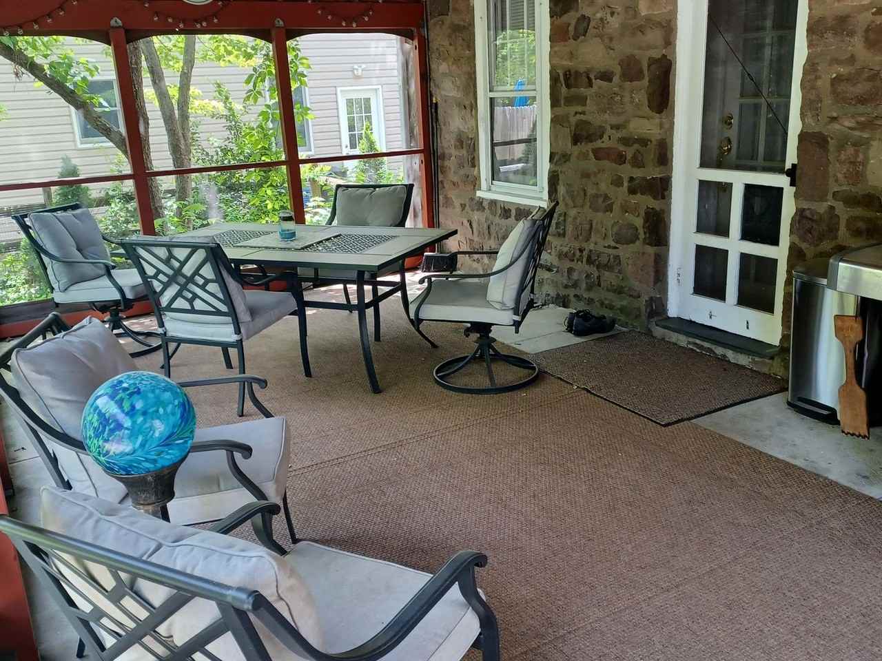 176 N Main St - Photo 4 of 13