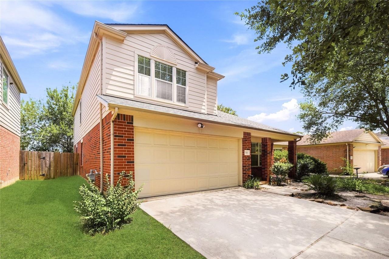 727 **RPM SELLING & LEASING** 727 Cypresswood Ridge - Photo 2 of 33