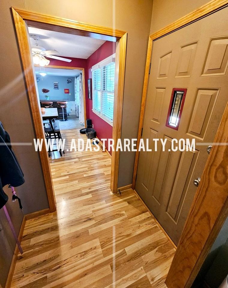 227 S Walnut St - Photo 3 of 29
